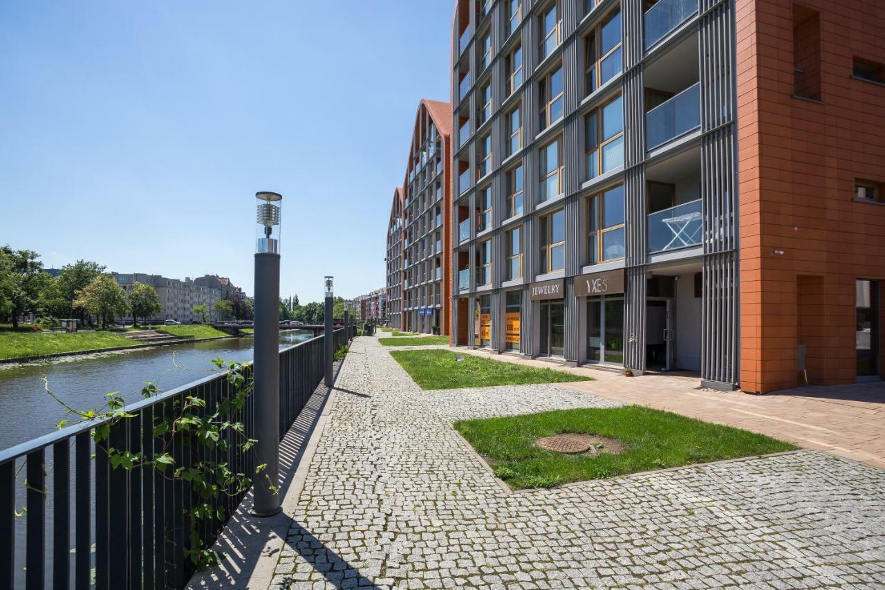Unique Motlawa Riverbank Apartment Gdansk Exterior photo